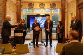 Boekpresentatie: Acijnszegels voor tabaksproducten 1922-heden